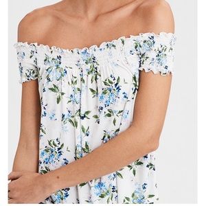 American Eagle Off the shoulder top